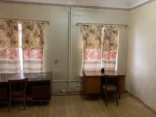 Административное помещение 16,6 кв.м, Кировская область, Уржумский район, город Уржум, улица Советская, дом 46, помещение 1003. Кадастровый номер 43:35:310130:262. Входит в состав объекта культурного наследия федерального значения «Дом жилой», регистрационный номер 461410018090006.