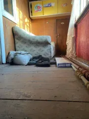 Дом 69,2 кв.м, участок 893 кв.м, Иркутская область Жилой дом с земельным участком площадью 69,2 кв. м, 2 этажа, адрес: Российская Федерация, Иркутская область, Иркутский район, 600 м южнее с. Смоленщина, садоводческое некоммерческое товарищество "Нива-1", ул. Железнодорожная, кадастровый номер…