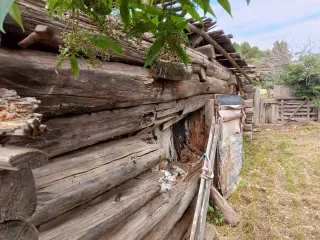 Доля здания 76.8 кв.м и участка 3703 кв.м Амурская область 1/5 доля здания, площадь 76.8 кв.м., назначение: жилое, количество этажей: 1, адрес (местонахождение): Россия, Амурская область, р-н Магдагачинский, с Черняево, ул Подгорная, д 20, кадастровый (условный) номер: 28:16:013901:1259. 1/5 доля…