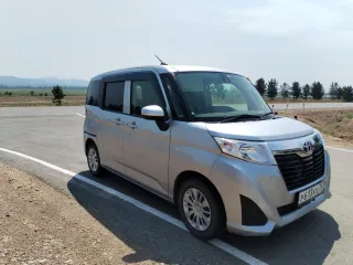 Toyota Roomi, 2017, транспортное средство: Toyota Roomy, 2017 года выпуска, VIN M910A-0022762, находится в залоге у ПАО «ВТБ Банк». На имущество наложены ограничения в виде запрета на регистрационные действия. Ознакомление с имуществом осуществляется по месту нахождения: п. Лесной городок, д. 1…