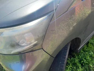 Daihatsu Move 2013, серый, хэтчбек. Год выпуска 2013, VIN LA100S-1045574, пробег 214390 км, госномер К865АТ122. Техническое состояние: повреждения на переднем бампере.