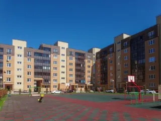 Квартира - 59,5 кв. м, адрес: Московская обл., г. Мытищи, ул. Красная Слобода, д. 13, кв. 242, этаж 5, кадастровый номер 50:12:0090221:6227, ограничения и обременения: имеются зарегистрированные и проживающие лица в жилом помещении, ведется судебная работа по выселению, доступ на объект ограничен…