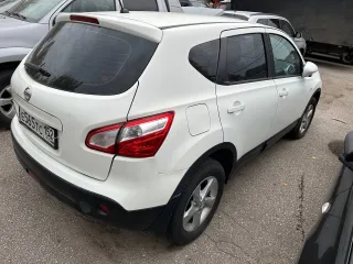 Nissan Qashqai 2011 года выпуска. VIN/номер кузова: SJNFAAJ10U2412572. Регистрационный знак: Е565ТС152. Для осмотра и согласования деталей звоните по телефону 8(996)0197194 в будни с 11:00 до 20:00.