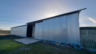 Ангар для полевых работ 297 м² в Краснодарском крае, Белореченский район, Первомайское сельское поселение, на земельном участке (кадастр 23:39:0207003:190). Размеры: длина 33 м, ширина 9 м, высота 4 м. Конструкция из металлоконструкций и профнастила. Объект не имеет кадастрового номера и не…