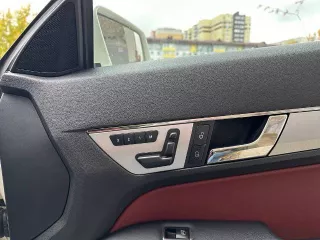 Автомобиль марки Мерседес Бенц Е250, 2011 г.в., VIN WDD2073471F119241, цвет белый.