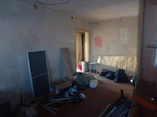 Доля 2/4 права собственности на жилое помещение площадью 61,4 кв.м, кадастровый номер 42:26:0301002:3949, расположенное по адресу: Кемеровская область, г. Ленинск-Кузнецкий, пер. Павленко, д.36, кв.1