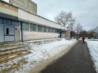 Аренда 242.4 кв. м в Московской области, г. Чехов, ул. Гагарина, 106. Помещения на первом этаже: комнаты 9-15, 18, 23-33. Назначение здания: нежилое.