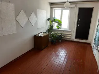 Нежилое помещение 12,5 кв. м, кадастровый номер 42:14:0110010:218, расположенное по адресу: Кемеровская область – Кузбасс, Топкинский муниципальный округ, д. Бархатово, ул. Новая, д. 6, помещение 1. Общая площадь: 12.5 Кадастровый номер: 42:14:0110010:218 Назначение нежилого помещения: