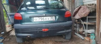 Peugeot 206, 2002 г.в., гос. номер H796KX30, VIN VF32AKFWF42681456, цвет зеленый.