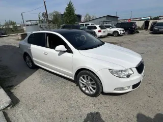 Skoda Superb, 2012 года, 152 лс, 139040 км, АКПП. год изготовления: 2012, легковой седан, г/н: Р534ТУ186, цвет: белый, VIN: TMBAB43T8C9061186, ПТС 86 РТ 919350, СТС 99 85 970540 (проблема в электрике, требуется прошивка катализатора, замена датчика впускного коллектора)