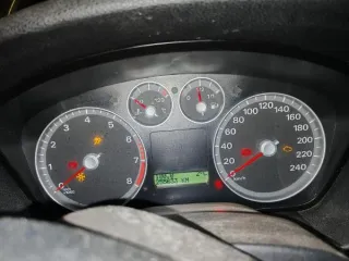 Ford Focus Седан 2005 года Пробег 255633 км Объем двигателя 2 0 л Механическая коробка передач Передний привод Государственный номер К 236 ХС 777 Мощность двигателя 145 л с VIN X9F4XXEED45G65142 Экологический класс Евро 5 Дата регистрации номера 2016 10 24