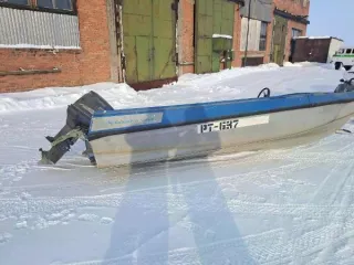 Маломерное судно Казанка 5М4, бортовой № РТ637, идентификационный № ОР0130090. Мотор TOHATSU MFS50AETL № TXО025ХТ, комплектность и состояние не проверялась данное имущество обращено в доход государства, (Документы отсутствуют) Находится в Таймыро-Долгано-Ненецкий округ. Вид водного транспорта…