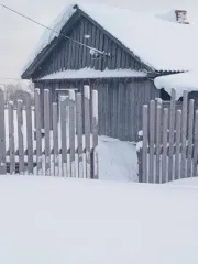 Нежилое здание 57 кв.м с участком 1029 кв.м, Пермский край. Площадь здания 57,0 кв.м (59:09:0550001:383), адрес: Пермский край, г. Лысьва, п. Обманка 2-я, ул. Советская, д. 4, с земельным участком площадью 1029,0 кв.м (59:09:0550001:279), адрес: Пермский край, муниципальный округ Лысьвенский, п…