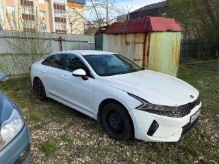 KIA K5, год выпуска 2021. Кузов № XWEG2414BM0001750, VIN: XWEG2414BM0001750. Находится в залоге.