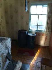 1/4 доли жилой дом 52,1 кв.м Забайкальский край 1/4 доли в праве общей долевой собственности на жилой дом, назначение: жилой дом, 1 этаж (в т.ч. подземных 0), площадь 52,1 кв.м., к/н 75:27:140123:48, по адресу: Российская Федерация, Забайкальский край, м.о. Тунгокоченский, пгт. Вершино-Дарасунский…