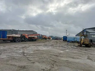 Имущественный комплекс в Новом Уренгое, включая ТМЦ, расположенный по адресу: Ямало-Ненецкий автономный округ, г. Новый Уренгой, восточная промзона (база), в том числе: право аренды земельного участка (на неопределённый срок) площадью 8317 кв. м, кадастровый номер 89:11:030302:120, расположенный в…