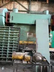 Станок листогибочный кривошипный ИВ 1330 1989 года выпуска. Внешне не разукомплектован, возможно отсутствие деталей.