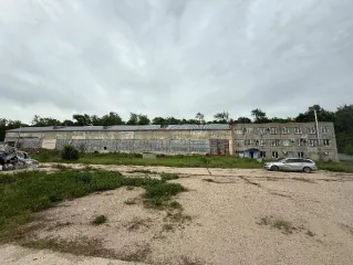 Нежилое здание: АБК с колерной, площадью 1853,4 кв.м., с кадастровым номером 50:38:0000000:215. Нежилое здание: здание производственно-складское, площадью 2478,6 кв.м., с кадастровым номером 50:38:0000000:4026. Земельный участок площадью 20356 кв.м., с кадастровым номером 50:38:0071004:9 на праве…