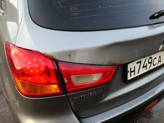 Mitsubishi ASX 2011 года. VIN: JMBXNGA1WCZ003881.