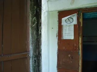 Нежилое помещение 24,7 кв.м и земельный участок 63 кв.м, Алтайский край. Нежилое помещение, общая площадь 24,7 кв.м., кадастровый номер 22:20:030008:76, расположенное по адресу: пер. Школьный, д.1, кв.2, п. Карагайка Красногорского района Алтайского края; земельный участок, общей площадью 63 кв.м…