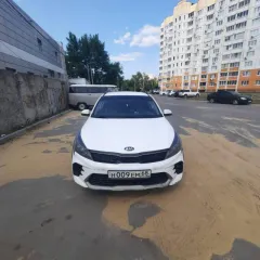 Kia Rio 2021 года выпуска, цвет белый, VIN Z94C351BBMR157271, мощность 113 л.с., пробег 500 000 км, автоматическая коробка передач.