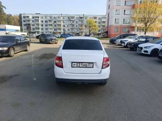 Toyota Camry 2018 года выпуска.