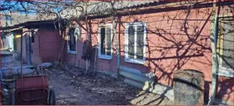 1/6 доля жилого здания 87,8 кв.м и 1/6 доля земельного участка 644 кв.м, Армавир 1/6 доля в праве на жилое здание, площадь: 87,8кв.м., кадастровый номер: 23:38:0114049:241 (ветхое (значительные деформации несущих и ограждающих конструкций, отделки, коммуникаций в результате пожара)) и 1/6 доля в…