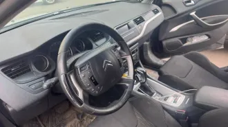 Citroen C5 2012 года, пробег 176161 км. VIN: VF7RD5FEACL507984.