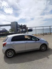 Toyota Vitz 2009, VIN/номер кузова: ksp905144337, год изготовления: 2009, государственный номер: В369КА01. Имущество обременено залогом - АО "ТБанк".