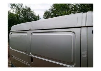 ГАЗ 2752 Соболь 2005 года, цвет антика. VIN X9627520050414197, ПТС 64 РВ 039146, госномер М127СН58. Двигатель бензиновый, модель 40522А, номер 53055776, мощность 140 л.с. (103 кВт). Разрешенная максимальная масса 2800 кг, масса без нагрузки 1970 кг.