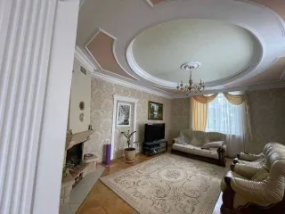 Дом и здание, 403,3 и 110,5 кв.м, участок 2 500 кв.м, Московская область. Дом 403,3 кв.м, здание 110,5 кв.м и земельный участок 2 500 кв.м в Московской обл. Здание, кадастровый номер: 50:16:0104002:2686, назначение объекта недвижимости: жилое, адрес: Российская Федерация, Московская область…