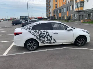 KIA Rio 2021 года выпуска. VIN: Z94C341BBNR247275.