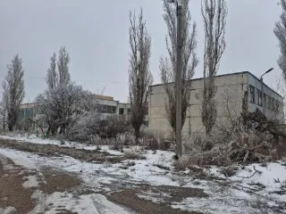 Нежилое здание школы, расположенное по адресу: Саратовская область, Марксовский район, с. Яблоня, ул. Центральная, д. 15, общей площадью 2416,3 кв. м, кадастровый номер 64:20:041101:323. Земельный участок, расположенный по адресу: Саратовская область, Марксовский район, с. Яблоня, ул. Центральная…