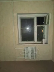 Квартира однокомнатная комната в общежитии, адрес: Ставропольский край, г. Ставрополь, пл. Орджоникидзе, дом 2, пом. 32б, кадастровый номер 26:12:030406:258, площадь 12,2 кв. м.