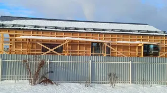 Земельный участок 965 кв.м и строящийся дом 108 кв.м, Московская область. 1) Земельный участок, расположенный по адресу: Местоположение установлено относительно ориентира, расположенного за пределами участка. Ориентир дом. Участок находится примерно в 800 м, по направлению на юго-восток от…