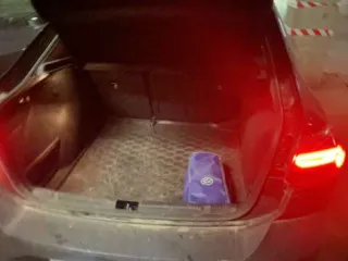 Volkswagen Polo 2022 года выпуска, черный цвет, VIN XW8ZZZCKZNG022985. Имеются повреждения задней правой фары, заднего крыла и лючка бензобака.