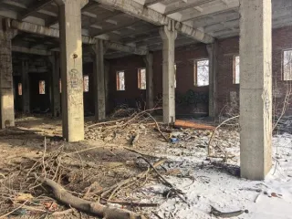 Объект незавершённого строительства площадью 3126.2 кв.м и земельный участок площадью 7770 кв.м, расположенные по адресу: Санкт-Петербург, улица Трефолева, дом 45, корпус 2, литера А. Степень готовности объекта: 70%, проектируемое назначение: нежилое, площадь застройки (проектируемое значение) –…