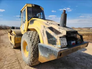 Экскаватор гусеничный Hyundai R300LC-9SH, заводской номер HHKHZ808LE0000183, 2014 год выпуска, госномер 58 УЕ 9248 (63 СВ 9366). Экскаватор гусеничный Hyundai R300LC-9S, заводской номер HHKHZ810LE0001178, 2014 год выпуска, госномер 58 УЕ 9241 (63 СВ 9362). Трактор ДТ-75 ДЕРС2 с буровой установкой…