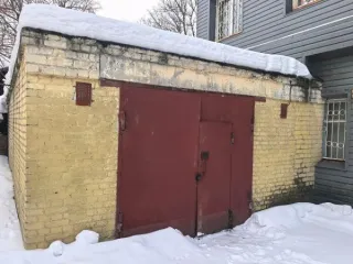 Гараж площадью 28,7 кв.м, нежилой, 1-этажный, расположенный по адресу: Брянская область, г. Брянск, ул. 2-я Аллея, д. 17, кадастровый номер 32:28:0042501:12, с земельным участком площадью 36 кв.м, категория земель: земли населенных пунктов, разрешенное использование: коммунальное обслуживание…