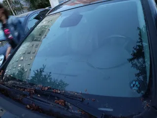 Opel Astra Sports Tourer 2013 года, VIN XWFPE8DC1D0009246, двигатель A14NET19BX4268, цвет черный, номер Т426ЕВ116. Требуется замена прокладок охлаждения, тосола, масла, аккумулятора, воздушного фильтра. На кузове вмятины, на лобовом стекле трещины, на переднем бампере трещина. Казань, ул. М…