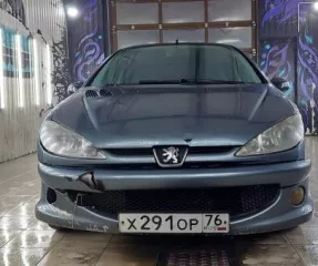 Автомобиль марки PEUGEOT модель 206 2008 г.в. VIN номер VF32BKFWA72794354