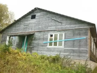 Здание детского сада "Березка" 347,1 кв.м и земельный участок 1310 кв.м, Архангельская область. Здание детского сада «Березка» площадью 347,1 кв.м., с кадастровым номером 29:01:030218:204, расположенное по адресу: Российская Федерация, Архангельская область, м.о. Вельский, п. Великое, ул. Школьная…
