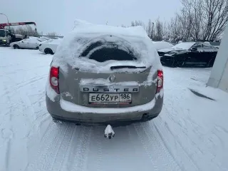 Renault Duster, 2013 года, 102 лс, 132649 км. Легковой автомобиль: универсал, г/н: E662УР186, цвет: черный, VIN: X7LHSRH8N49673593, ПТС 78 ХА 333592, СТС 99 58 809655. Небольшие повреждения кузова.