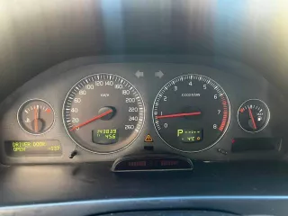 Автомобиль ВОЛЬВО S60, 2005 года выпуска, VIN: YV1RS614962503556, двигатель B5244S 3728768, кузов YV1RS614962503556, мощность двигателя 170 л.с.  125 кВт , рабочий объем двигателя 2435, разрешенная максимальная масса 2000 кг, масса без нагрузки 1561 кг. Лакокрасочное автомобиля в хорошем состояние…
