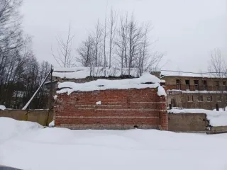 Гараж 85,1 кв.м с участком 300 кв.м, Окуловка, Новгородская область. Гараж с земельным участком (нежилое здание), площадью 85,1 кв.м., кадастровый номер 53:12:0101070:187, расположенное по адресу: Новгородская область, Окуловский муниципальный район, Окуловское городское поселение, г. Окуловка, ул…