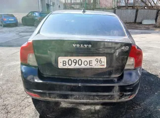 Volvo S40, 2007, черный, 141 734 км, 1 596 МТ (99,96 л.с.), бензин, передний, VIN YV1MS204282363187, седан, в нерабочем состоянии, разбито лобовое стекло, вмятины на правой стороне кузова и дверях, отломлено правое боковое зеркало, множественные повреждения кузова коррозией, багажник не…