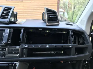 Автомобиль марки VOLKSWAGEN модель 7HC CARAVELLE 2014 г.в. VIN номер WV2ZZZ7HZFH001200 Контакты финансового управляющего: fin.upr77@gmail.com или по телефону 8  982  992 05 67.