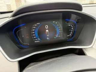 BELGEE X50, 2024 легковой автомобиль, VIN Y4K8622Z0RB913693. Кузов и лакокрасочное покрытие: по кругу незначительные сколы до 3–5 мм, затронут только верхний слой лака/краски, коррозии и сквозной ржавчины нет. Лобовое стекло: в верхней левой зоне сколы диаметром менее 2 см. Автомобиль технически…