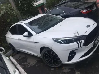 JAC J7 2023 Легковой комби (хэтчбек) JAC J7, 2023 г.в., VIN: MX1J7AGGXPK055372, цвет: Белый.