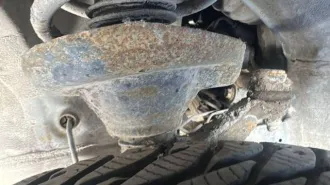 Honda CR-V 2004 года, 158 лс, полный привод, АКПП. Транспортное средство ХОНДА ЦРВ, 2004 года выпуска, кузов JHLRD78894C046531, государственный регистрационный номер С190КЕ54 ТС б/у, возможно наличие скрытых дефектов. Документы на транспортное средство отсутствуют.